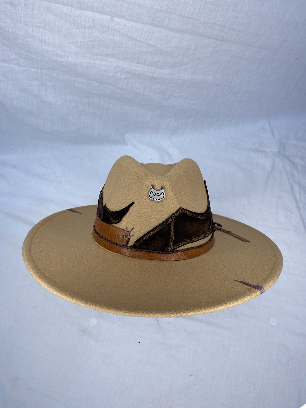 Wide-Brimmed Fedora Hat "Caballo", Hand-Decorated (Hart).