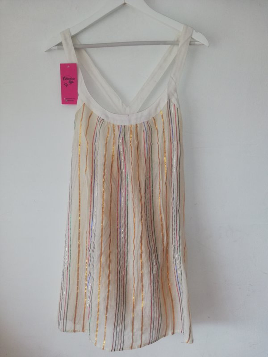 Short white dress with pockets