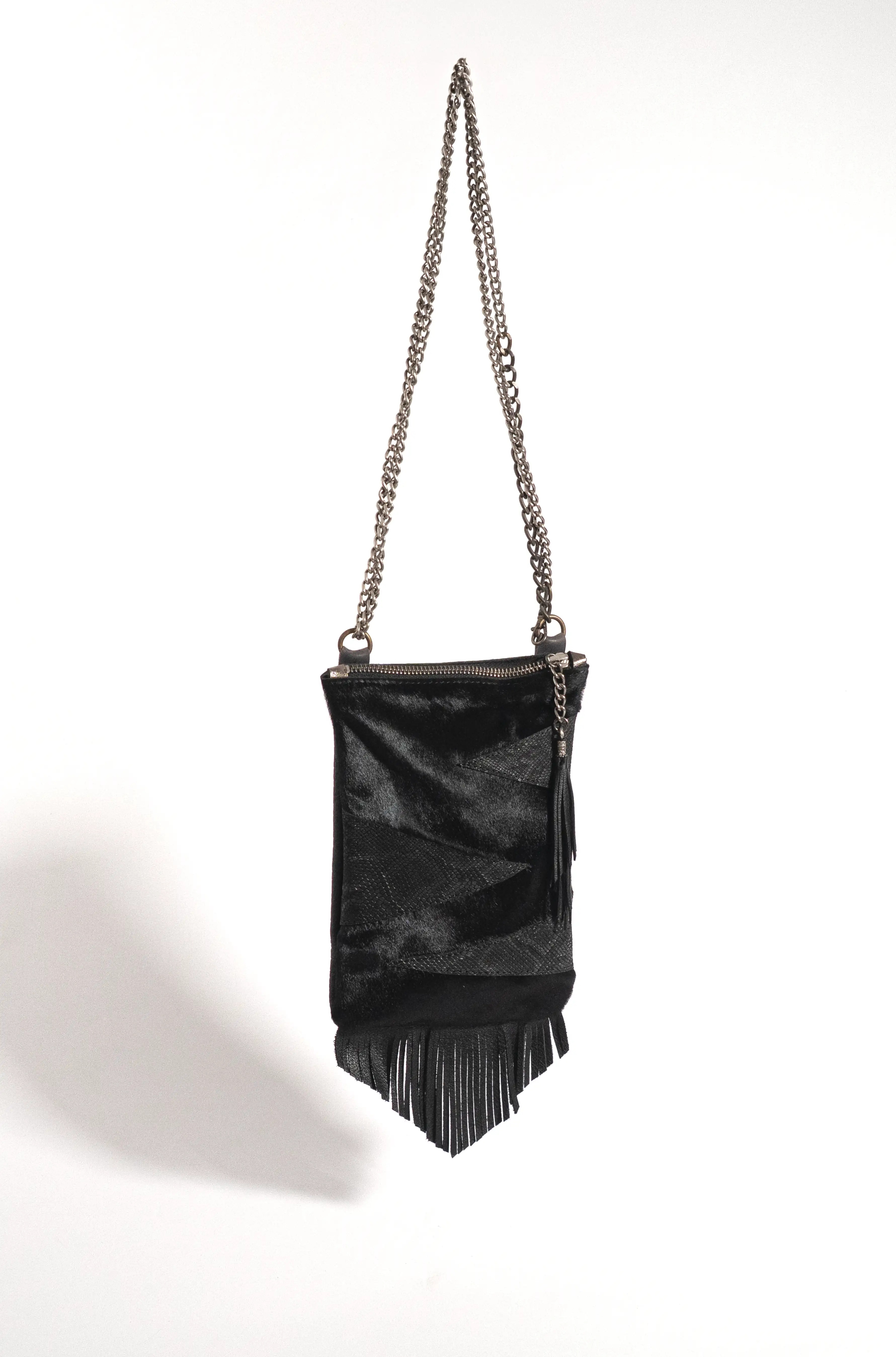 Bolso Negro Pequeño Con Flecos